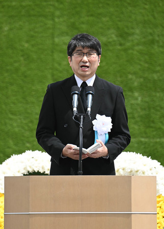 平和祈念式典で長崎平和宣言を読み上げる田上富久市長=9日午前、長崎市(代表撮影)