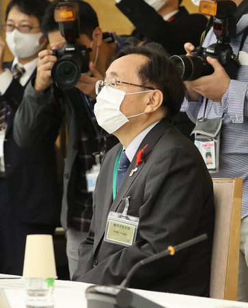 核燃料サイクル協議会に出席する三村申吾青森県知事=21日、首相官邸