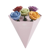 バラのチョコレート 高級チョコレートのメサージュ ド ローズ Desserts Icing Food