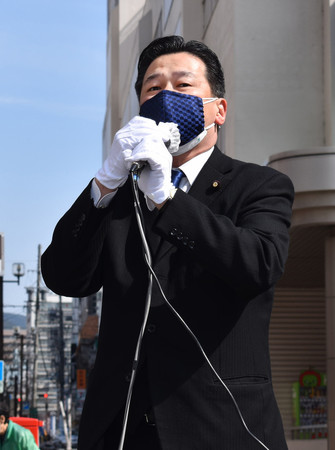 参院長野補欠選挙の立憲民主党候補の出陣式で応援演説する福山哲郎幹事長=8日午前、長野市