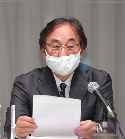 記者会見するフジ・メディア・ホールディングス(HD)の金光修社長=8日午後、東京都港区