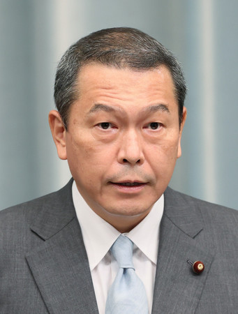 国家公安委員長の小此木八郎氏