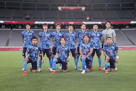 南アフリカ戦に臨む日本先発イレブン=22日、東京スタジアム