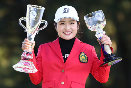 ツアー初優勝を果たした三ケ島かな=28日、宮崎CC