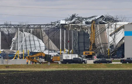 竜巻で７０人超死亡か アマゾン物流倉庫も損壊 米 時事通信ニュース