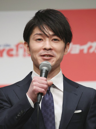 現役引退の記者会見をする体操男子の内村航平=14日午前、東京都内のホテル