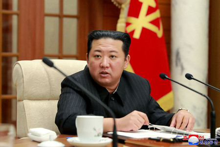 北朝鮮の金正恩総書記=19日、平壌(朝鮮中央通信提供)(AFP時事)
