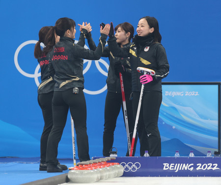 カーリング日本 前半1 4と劣勢 そだねー ナイスぅー 普 スポーツ ニュース So Net