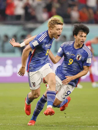 日本 決勝トーナメント進出 スペインに歓喜の勝利 ８強懸けクロアチアと対戦 ｗ杯サッカー 時事通信ニュース