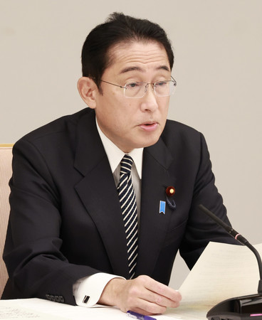 政府与党政策懇談会で発言する岸田文雄首相=8日午後、首相官邸