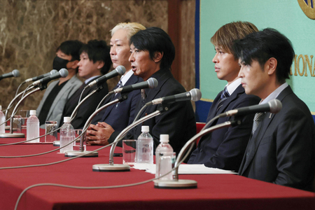 記者会見する「ジャニーズ性加害問題当事者の会」=7日、東京都千代田区の日本記者クラブ