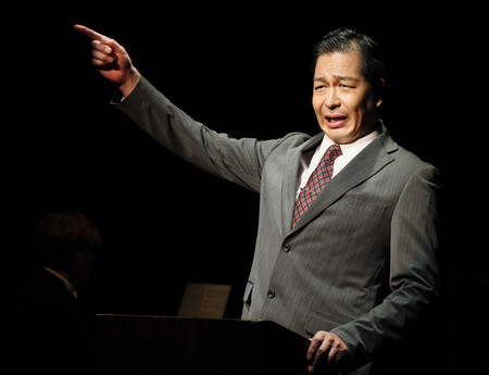 音楽劇で田中角栄元首相を演じる玉川太福さん=18日午後、東京都世田谷区