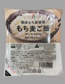アイリスフーズが自主回収するパックご飯「セブンプレミアム 国産もち麦使用もち麦ごはん 150g」(同社提供)
