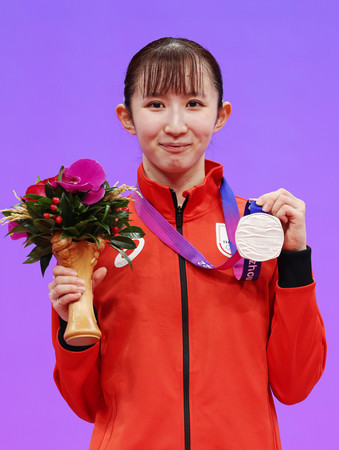 卓球女子シングルスで銀メダルを獲得した早田ひな=1日、中国・杭州