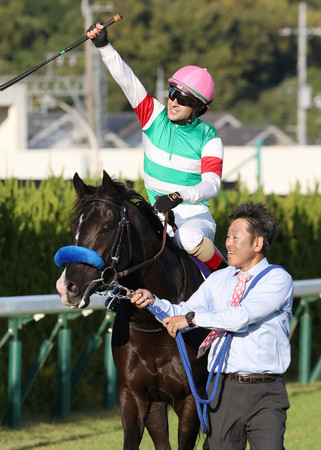 ５連勝で一気の戴冠＝ドゥレッツァ、名手に導かれ―競馬菊花賞 | 時事