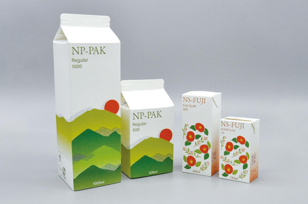 日本製紙が値上げする飲料用紙容器のサンプル（同社提供）