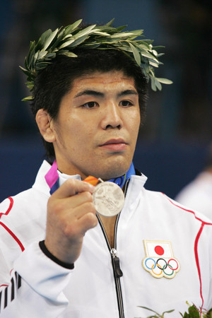 アテネ五輪の柔道男子９０キロ級で銀メダルを獲得した泉浩＝２００４年８月１８日、ギリシャ・アテネ
