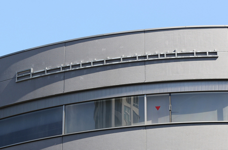 社名の看板が撤去された旧ジャニーズ事務所＝２０２３年１０月、東京都港区