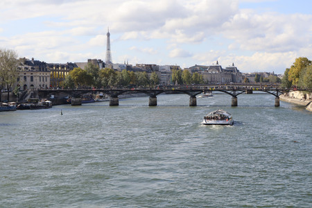 パリ五輪開会式の舞台となるセーヌ川＝２０２３年１０月３日、パリ市内