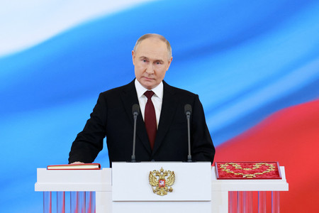 ７日、モスクワで就任宣誓を行うロシアのプーチン大統領（ＡＦＰ時事）