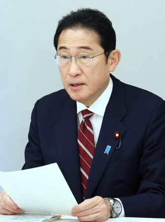 孤独・孤立対策推進本部で発言する岸田文雄首相＝１１日午前、首相官邸