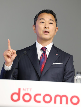 就任の記者会見をするＮＴＴドコモの前田義晃社長＝１８日午後、東京都千代田区