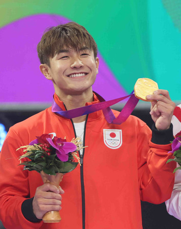 杭州アジア大会で金メダルを獲得した半井重幸＝２０２３年１０月、中国・杭州