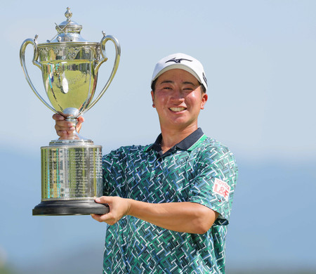 国内メジャー初優勝の杉浦悠太＝７日、岐阜・富士Ｃ可児Ｃ志野