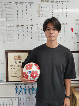 サッカー天皇杯全日本選手権でＪ１町田を撃破した筑波大４年生の戸田伊吹ヘッドコーチ＝２日、茨城県つくば市