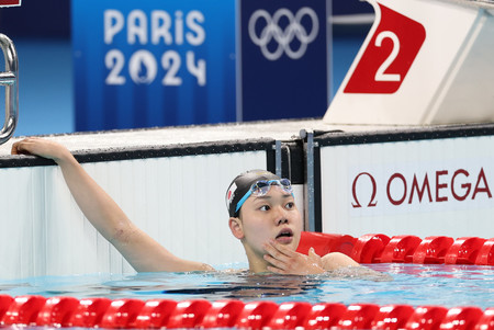 女子１００メートルバタフライ予選を終えた平井瑞希＝２７日、パリ