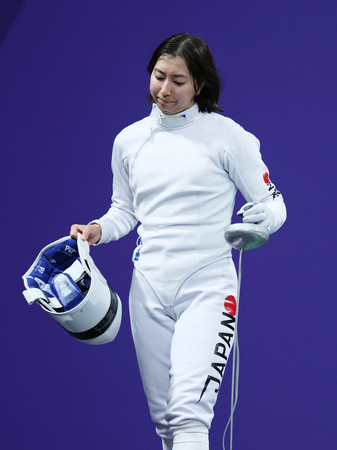 女子エペ個人３回戦で敗れた吉村美穂＝２７日、パリ