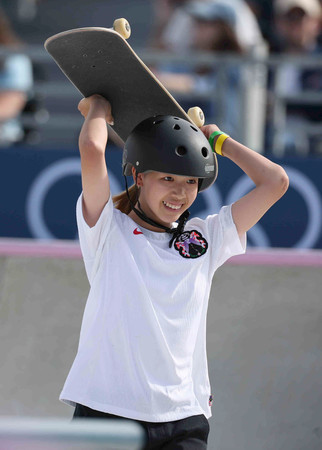 女子ストリート決勝の吉沢恋選手＝２８日、パリ