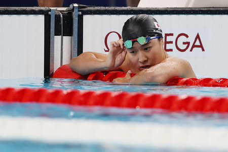 女子２００メートルバタフライの予選を終えた牧野紘子＝３１日、パリ