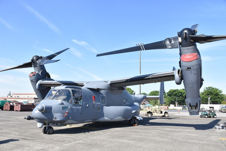 米軍横田基地（東京都）に配備されている空軍輸送機ＣＶ２２オスプレイ＝５月１８日