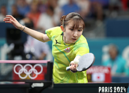 女子シングルス準決勝で中国の孫穎莎と対戦する早田ひな＝２日、パリ