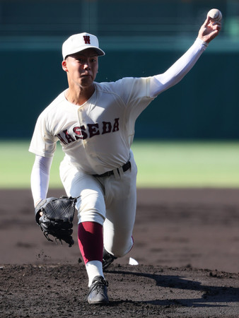 力投する早稲田実先発の中村＝１１日、甲子園