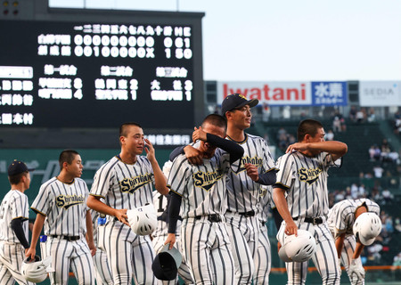 創成館に敗れた白樺学園ナイン＝１１日、甲子園