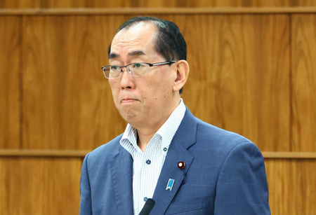 松本剛明総務相＝６月１８日、国会内