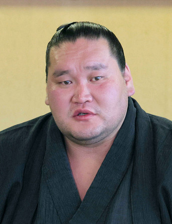 大相撲の横綱照ノ富士