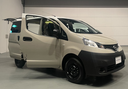 日産自動車が発売する車中泊に適したバン「ＮＶ２００　バネット　ＭＹＲＯＯＭ」＝９月１８日、横浜市