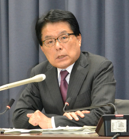 記者会見する財政制度等審議会財政制度分科会の増田寛也会長代理＝１６日午前、財務省