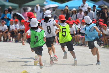 小学校の運動会（写真はイメージ）