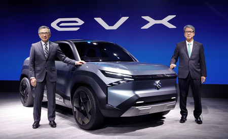 スズキが昨年１月に公開した電気自動車（ＥＶ）の試作車「ｅＶＸ（イーブイエックス）」（同社提供）