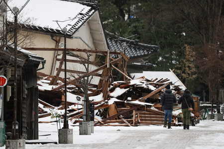 能登半島地震で倒壊した建物＝１月２６日、石川県輪島市