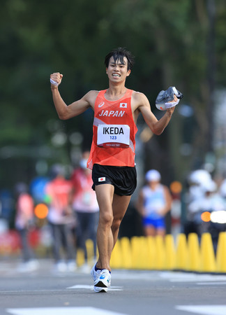 東京五輪の陸上男子２０キロ競歩で銀メダルを獲得した池田向希＝２０２１年８月、札幌市