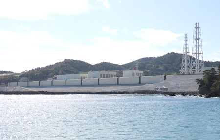東北電力女川原子力発電所=10月29日、宮城県女川町