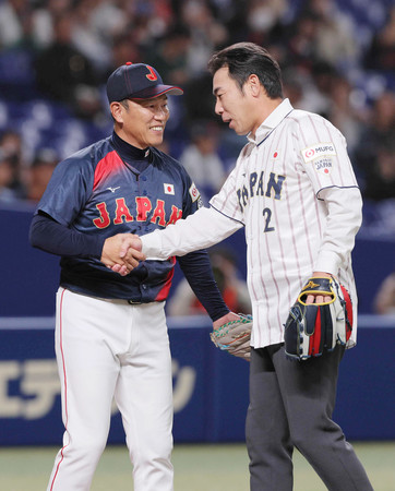 始球式でアライバ復活＝侍ジャパン | 時事通信ニュース