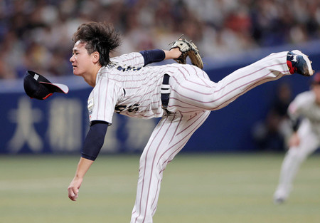 オーストラリア戦で力投する日本代表先発の井上=13日、バンテリンドームナゴヤ