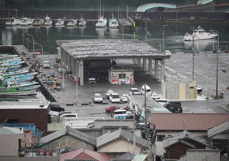 襲撃事件のあった雑賀崎漁港＝２０２３年４月１５日、和歌山市