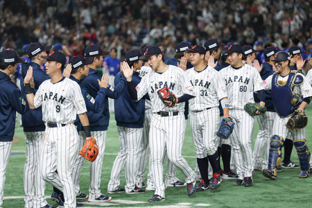 台湾に勝利した日本代表＝２３日、東京ドーム